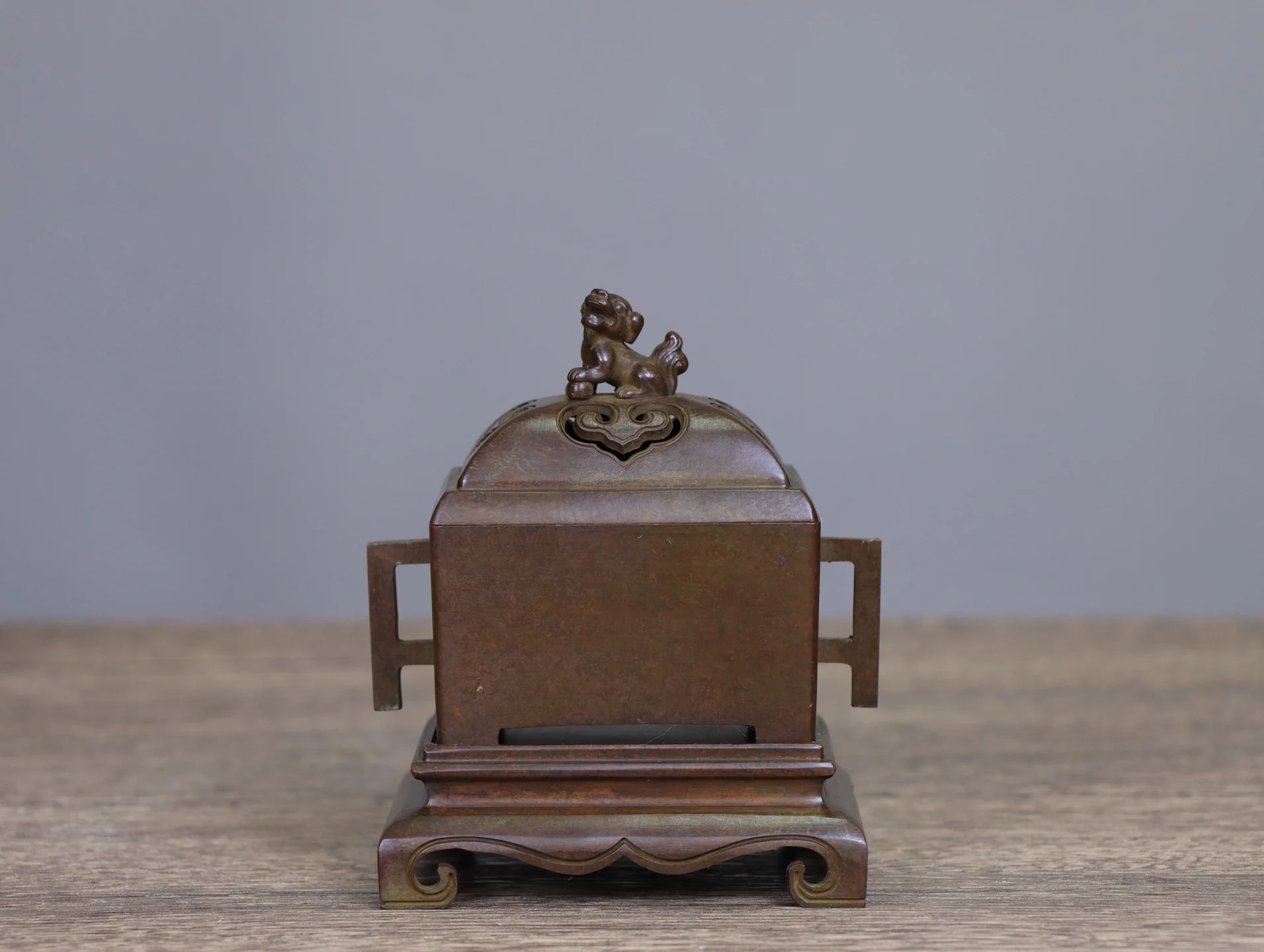 Vintage Bronze Square Incense Burner with Lion Finial, Antique Chinese Style Censer with Base & Handles
Vintage Bronze Square Incense Burner with Lion Finial, Antique Chinese Style Censer with Base & Handles