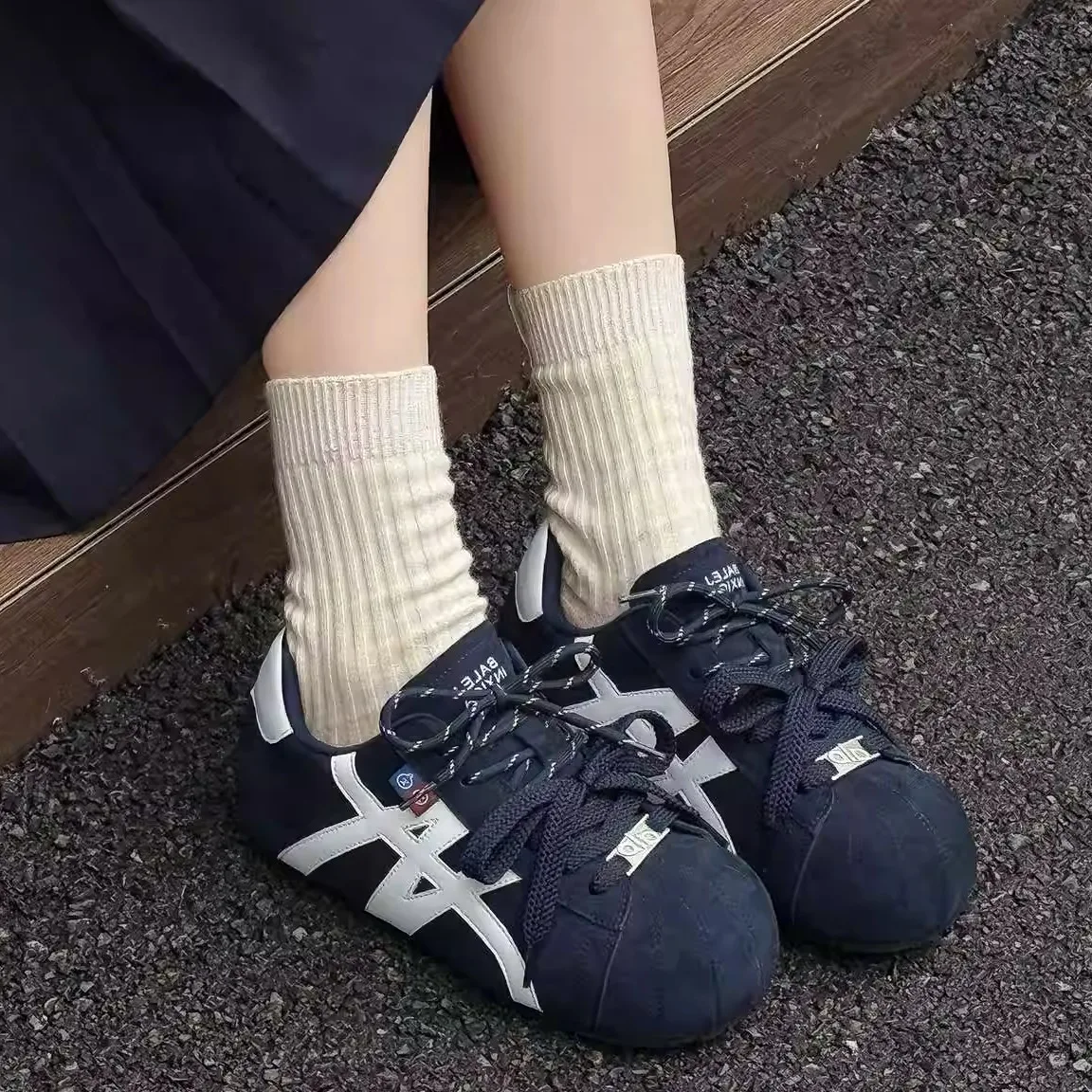 Comfortable Leather Sport Shoes Women's Flat Bottom Bread Shoes New Style Casual Shoes round Toe Rubber Outsole Breathable
Comfortable Leather Sport Shoes Women's Flat Bottom Bread Shoes New Style Casual Shoes round Toe Rubber Outsole Breathable