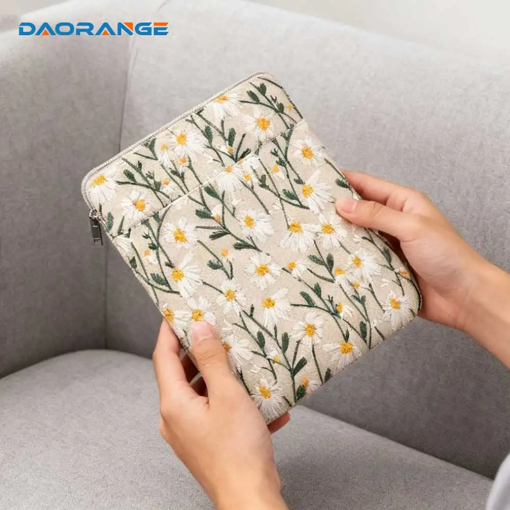 Embroidered Daisy Padded Sleeve for 7" Kindle Paperwhite Protective Sleeve Case for 6" Kindle/Kindle Oasis/Kobo E-Reader
Embroidered Daisy Padded Sleeve for 7" Kindle Paperwhite Protective Sleeve Case for 6" Kindle/Kindle Oasis/Kobo E-Reader