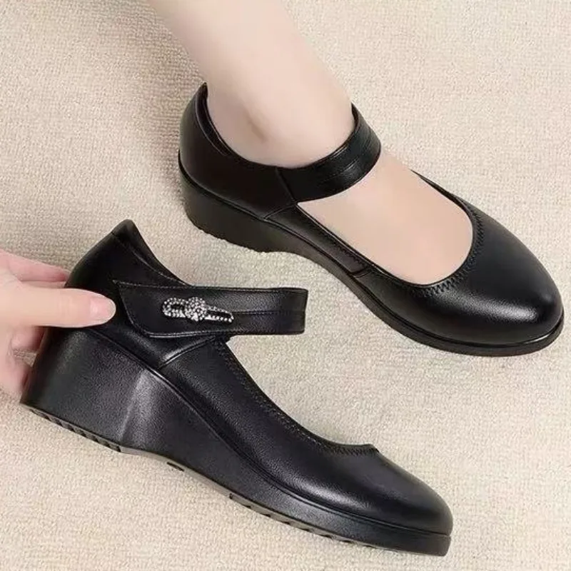 Women's Mary Janes Round Toe Wedge Pumps Smooth Leather Look Rhinestone Buckle Strap Office Career Casual Daily Classic Shoes
Women's Mary Janes Round Toe Wedge Pumps Smooth Leather Look Rhinestone Buckle Strap Office Career Casual Daily Classic Shoes