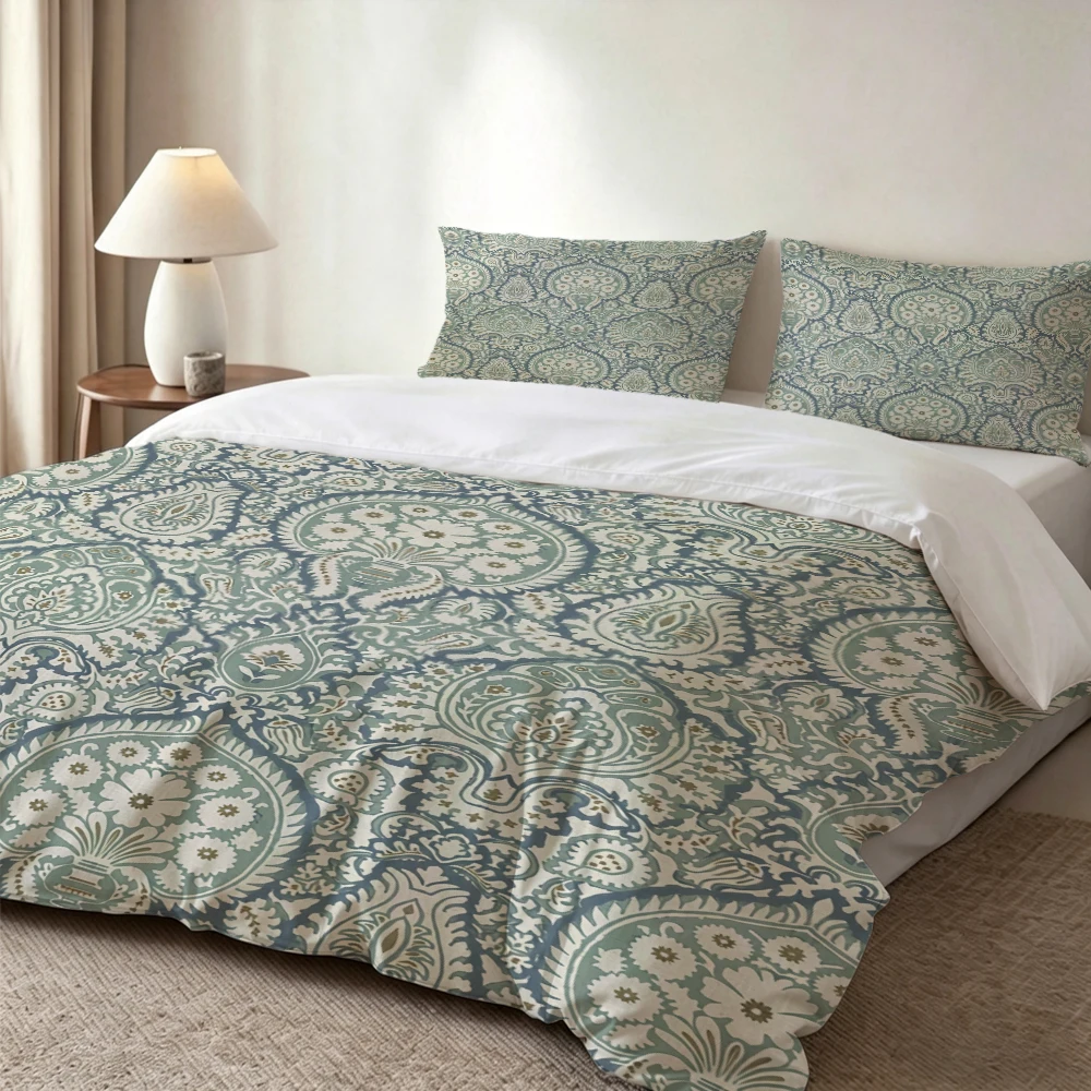 High-Definition Digital Printed Bedding Set Paisley Floral Large Pattern Duvet Cover Set Includes 1 Duvet Cover + 2 Pillowcases Suitable for Bedroom, Guest Room, Home Decoration Polyester Fiber Duvet Cover + Pillowcase Three-Piece Set Ultra-Soft Bedding T
High-Definition Digital Printed Bedding Set Paisley Floral Large Pattern Duvet Cover Set Includes 1 Duvet Cover + 2 Pillowcases Suitable for Bedroom, Guest Room, Home Decoration Polyester Fiber Duvet Cover + Pillowcase Three-Piece Set Ultra-Soft Bedding T