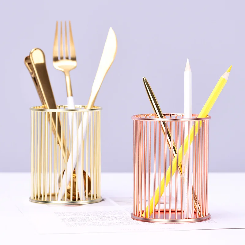 Gold wrought iron pen holder ins Nordic simple desktop office storage cylinder Multifunctional rose gold round chopstick cage
Gold wrought iron pen holder ins Nordic simple desktop office storage cylinder Multifunctional rose gold round chopstick cage