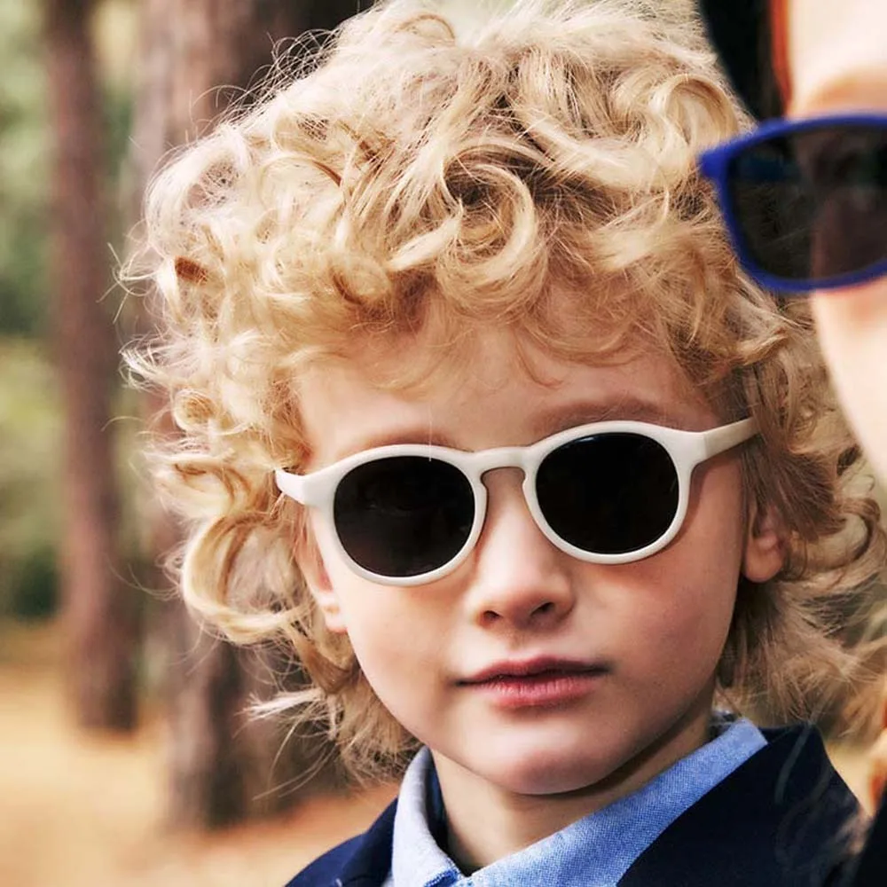 Party UV400 Children Sunnies Solid Color PC Kids HD Sunglasses Classic Waterproof Anti-UV Glasses Children's Day
Party UV400 Children Sunnies Solid Color PC Kids HD Sunglasses Classic Waterproof Anti-UV Glasses Children's Day