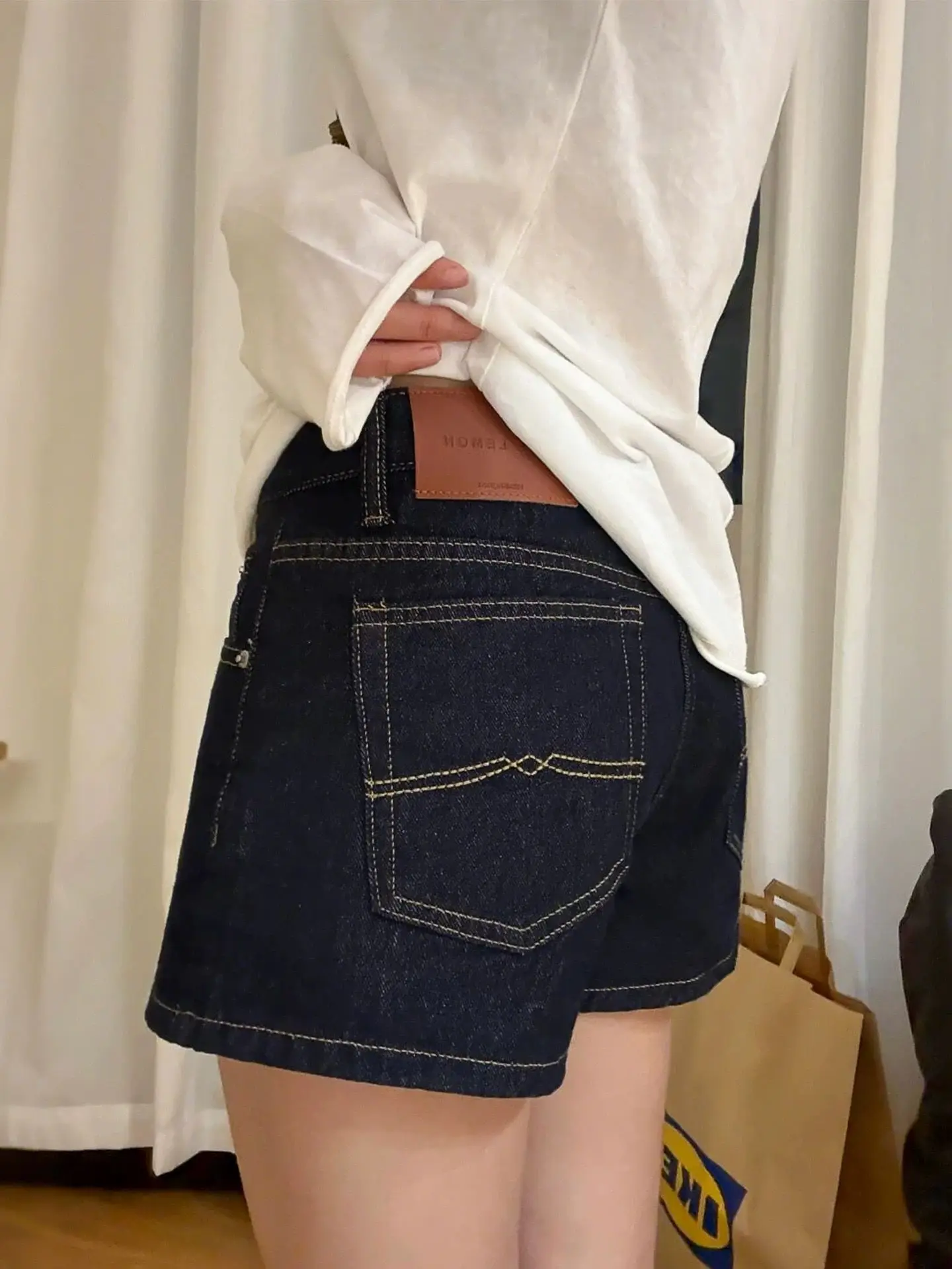 Y2K Deep Blue Wide Leg Denim Shorts Slim Fit A Line Straight Leg Hot Pants for Women Summer
Y2K Deep Blue Wide Leg Denim Shorts Slim Fit A Line Straight Leg Hot Pants for Women Summer
