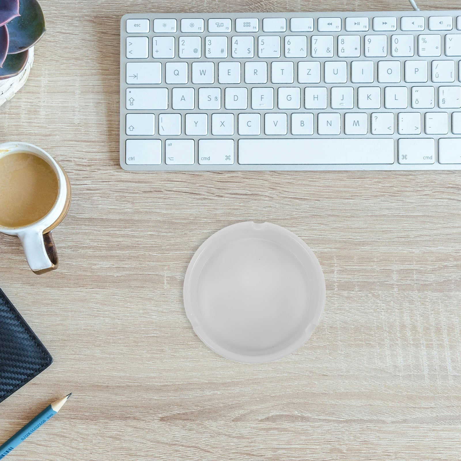 2pcs White Ashtray Round Ashtray Round Cigarette Butt Holder Easy Clean Home Office Cigarette Butt Storage Tray Hotel
2pcs White Ashtray Round Ashtray Round Cigarette Butt Holder Easy Clean Home Office Cigarette Butt Storage Tray Hotel