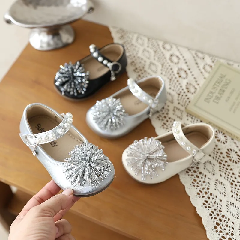 Toddler Kids Princess Shoes 2026 New Fashion Baby Walking Shoes Soft Bottom Non-slip Shiny Crystal Girls Flats Sweet Glitter
Toddler Kids Princess Shoes 2026 New Fashion Baby Walking Shoes Soft Bottom Non-slip Shiny Crystal Girls Flats Sweet Glitter