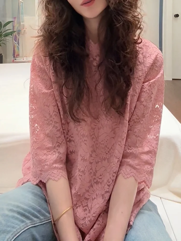 Летний топ с кружевными вставками и цветочным узором, розовый, новый, больших размеров, европейский стиль, омолаживающий, стройнящий, корейский стиль, для повседневной носки
Летний топ с кружевными вставками и цветочным узором, розовый, новый, больших размеров, европейский стиль, омолаживающий, стройнящий, корейский стиль, для повседневной носки