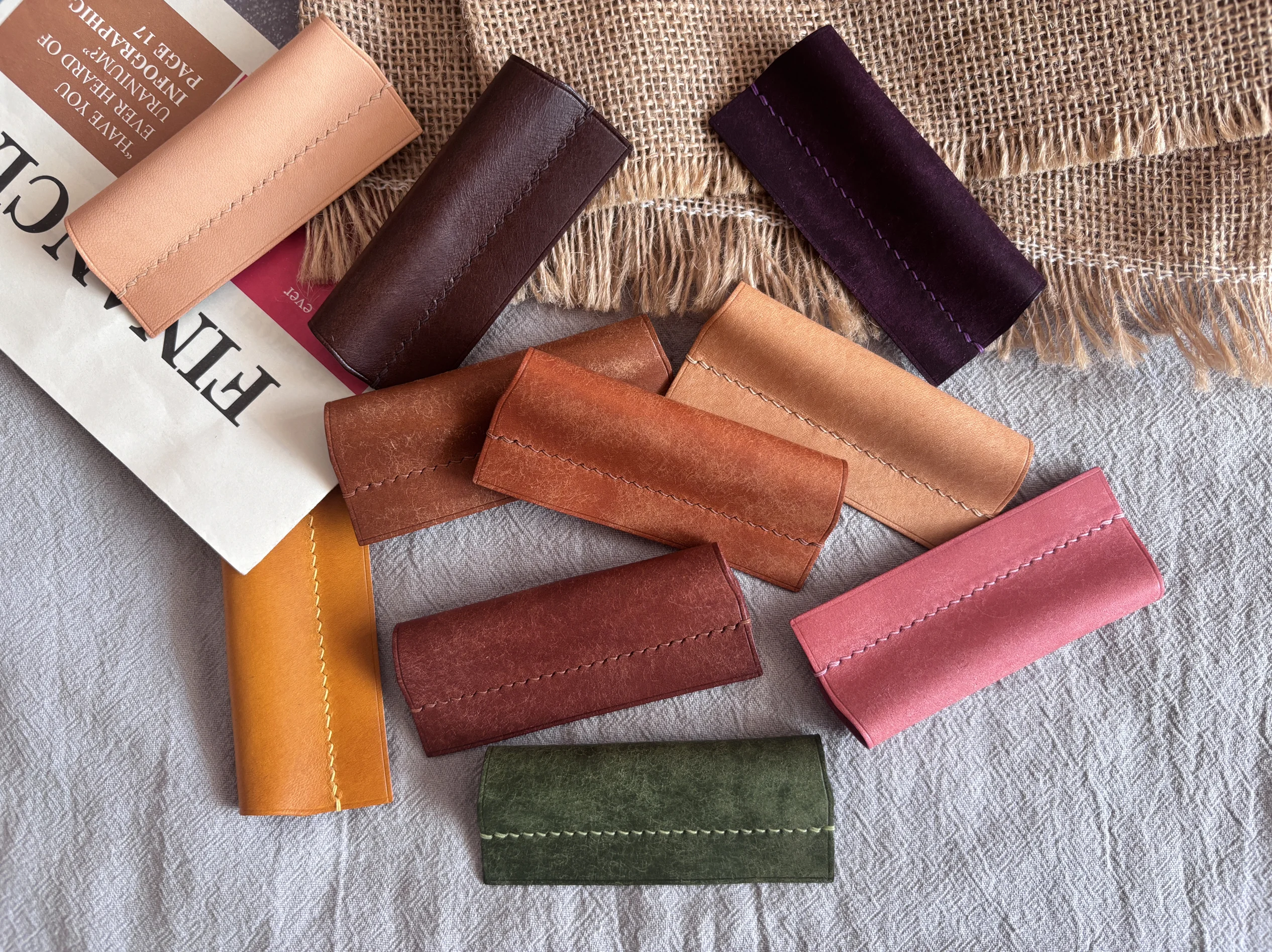 Держатель для ручек из натуральной кожи, наклеиваемый многоразовый держатель для ручек, ретро-журнал, аксессуары для планировщика, вставка для ручки «сделай сам»
Держатель для ручек из натуральной кожи, наклеиваемый многоразовый держатель для ручек, ретро-журнал, аксессуары для планировщика, вставка для ручки «сделай сам»