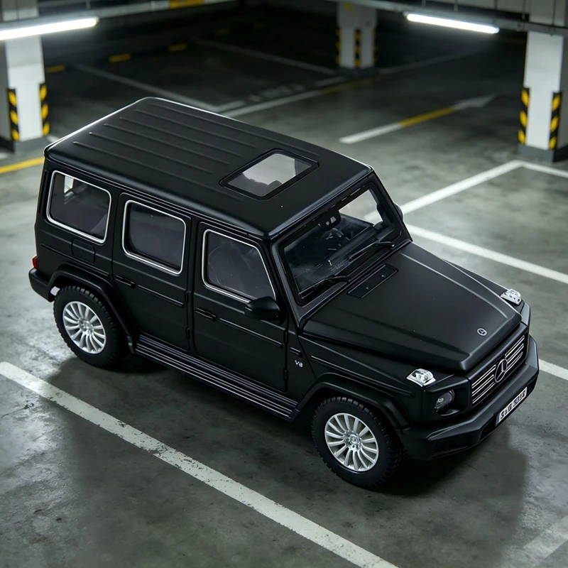 Модель Maisto 1/25, имитация Mercedes Benz G500, из сплава, с открывающимися дверями, капотом и багажником, подходит для коллекционирования.
Модель Maisto 1/25, имитация Mercedes Benz G500, из сплава, с открывающимися дверями, капотом и багажником, подходит для коллекционирования.