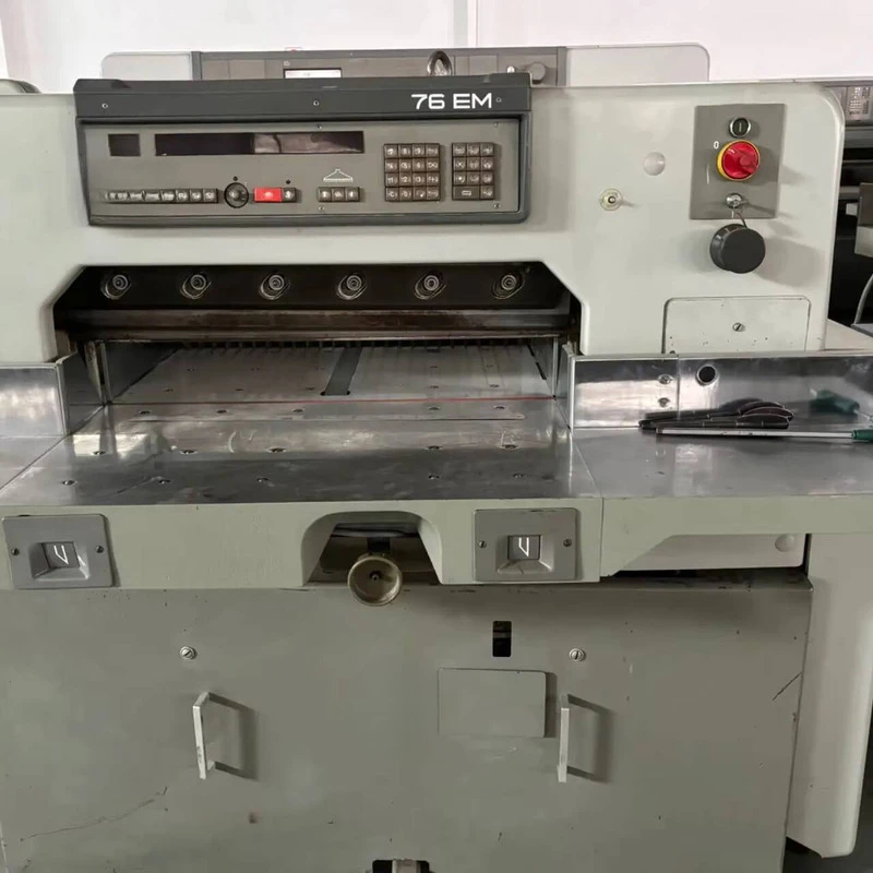 76EM Paper Cutter Polar Guillotine 76cm Fully Automatic And Semi Intelligent Programmable Paper Cutting Machine Guide Rail
76EM Paper Cutter Polar Guillotine 76cm Fully Automatic And Semi Intelligent Programmable Paper Cutting Machine Guide Rail