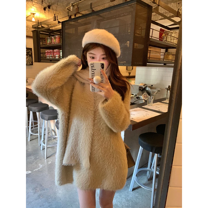 Chen Dauyu Thiened Long Soft Mink Sweater Women's Autumn Winter V-ne Knitted Loose Lazy Sle Mid-length Warmth Emitting
Chen Dauyu Thiened Long Soft Mink Sweater Women's Autumn Winter V-ne Knitted Loose Lazy Sle Mid-length Warmth Emitting