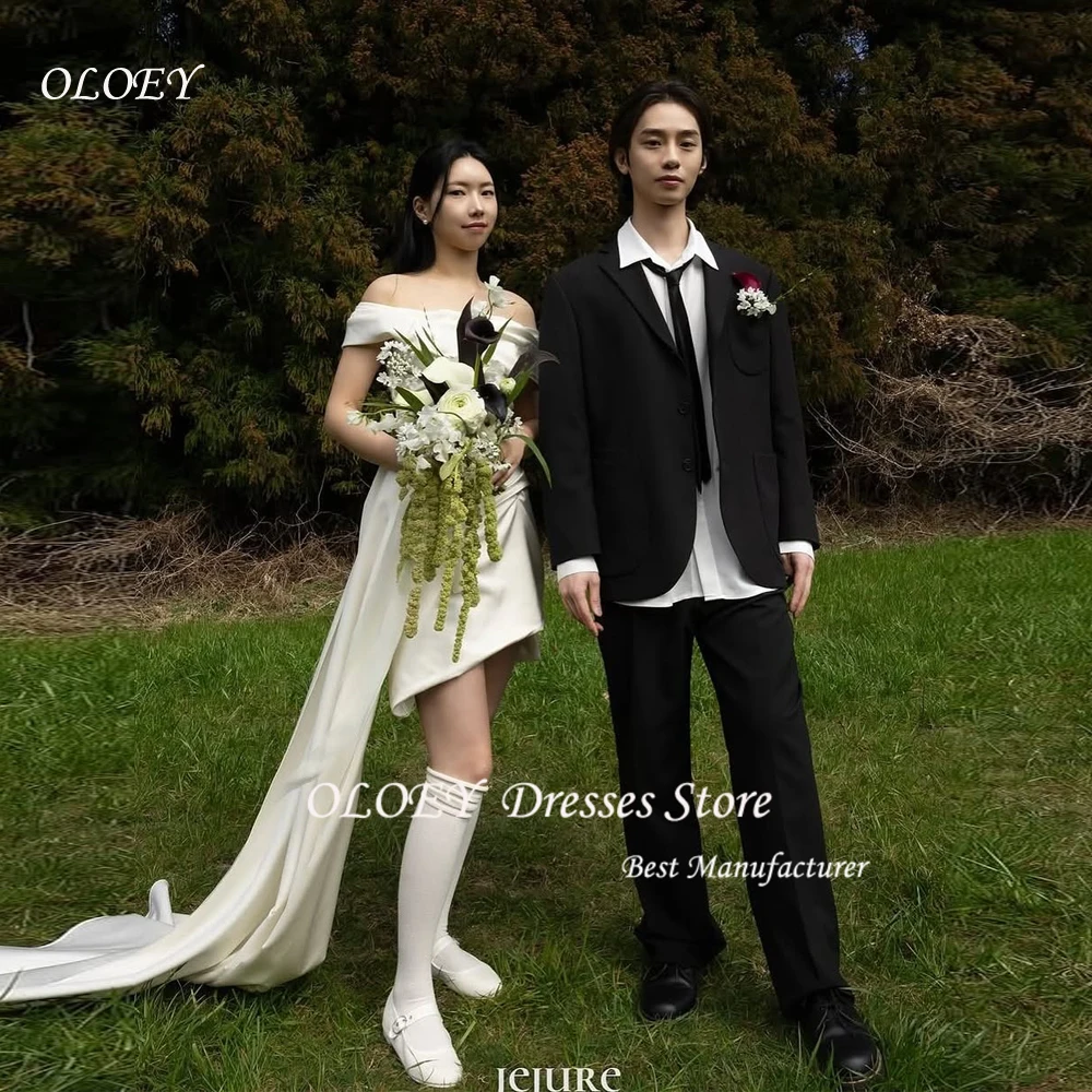 OLOEY 2025 New Korean Short Wedding Dresses Off the Shoulder ALine Mini Bridal Reception Dresses Customized Wedding Snap Dresses
OLOEY 2025 New Korean Short Wedding Dresses Off the Shoulder ALine Mini Bridal Reception Dresses Customized Wedding Snap Dresses