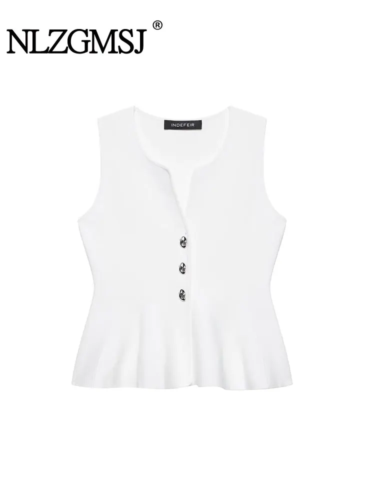2025 Summer Woman Vest Solid V-neck Single Breasted Knitted Short Tops For Women Casual Sleeveless Cardigan New Waistcoats
2025 Summer Woman Vest Solid V-neck Single Breasted Knitted Short Tops For Women Casual Sleeveless Cardigan New Waistcoats