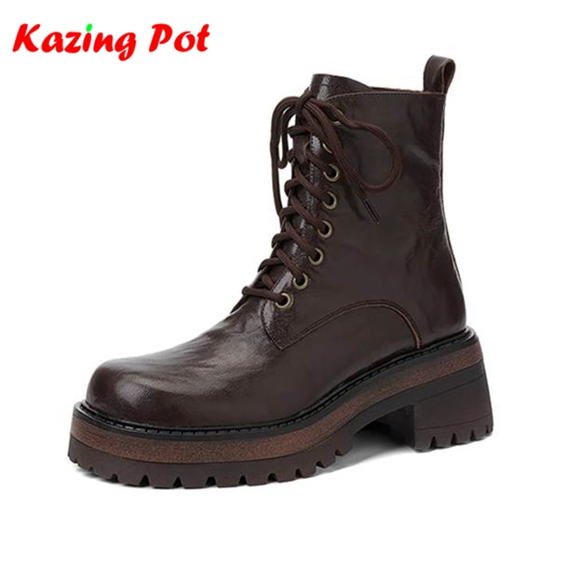 2026 Современные модные ботинки на толстом высоком каблуке из овчины, сохраняющие тепло, зимне-осенняя обувь, брендовые женские ботильоны на плоской платформе со шнуровкой
2026 Современные модные ботинки на толстом высоком каблуке из овчины, сохраняющие тепло, зимне-осенняя обувь, брендовые женские ботильоны на плоской платформе со шнуровкой