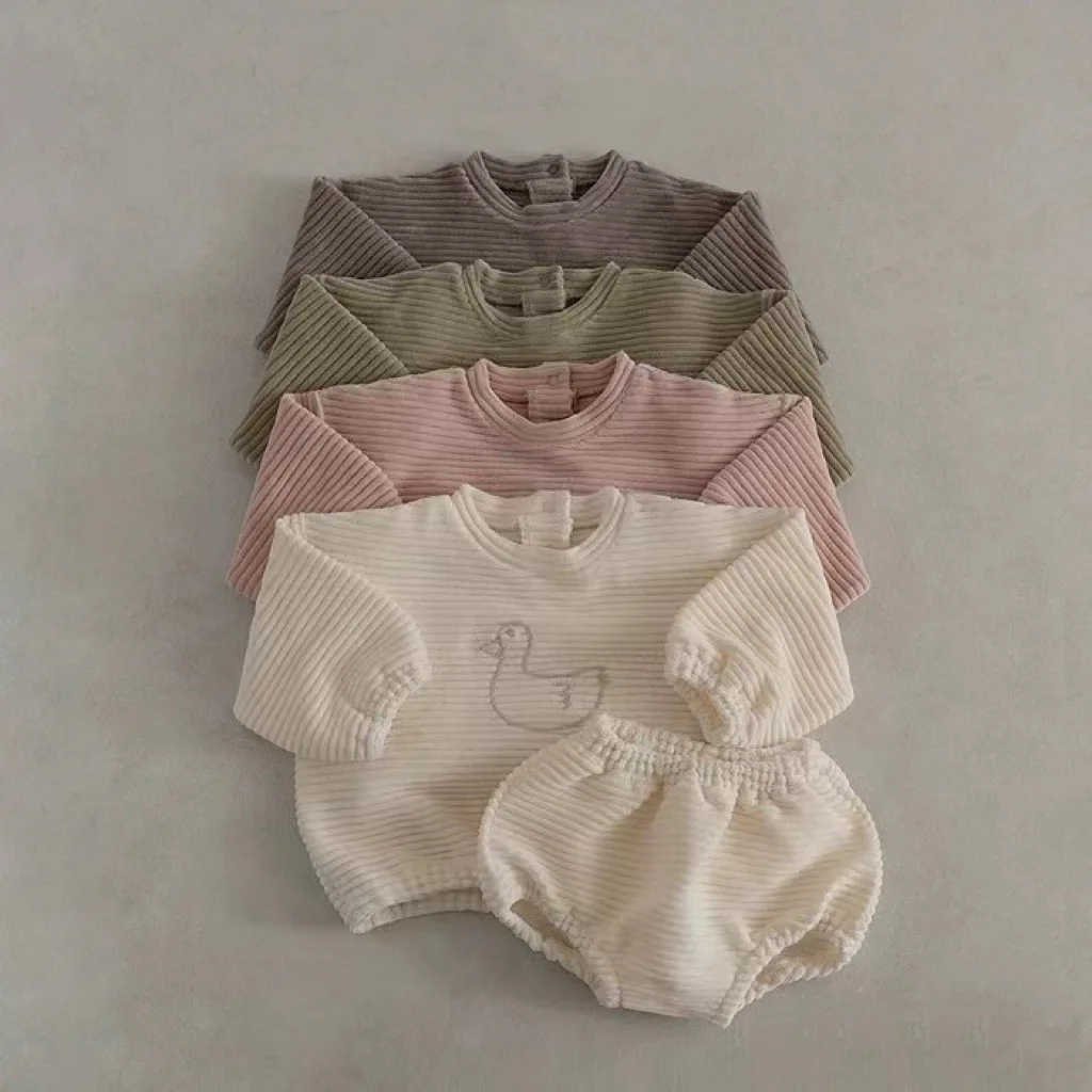 2025 Autumn New Baby Long Sleeve Clothes Set Infant Boy Girl Cute Duck Sweatshirt + Pp Shorts 2pcs Suit Toddler Loose Casual Set
2025 Autumn New Baby Long Sleeve Clothes Set Infant Boy Girl Cute Duck Sweatshirt + Pp Shorts 2pcs Suit Toddler Loose Casual Set