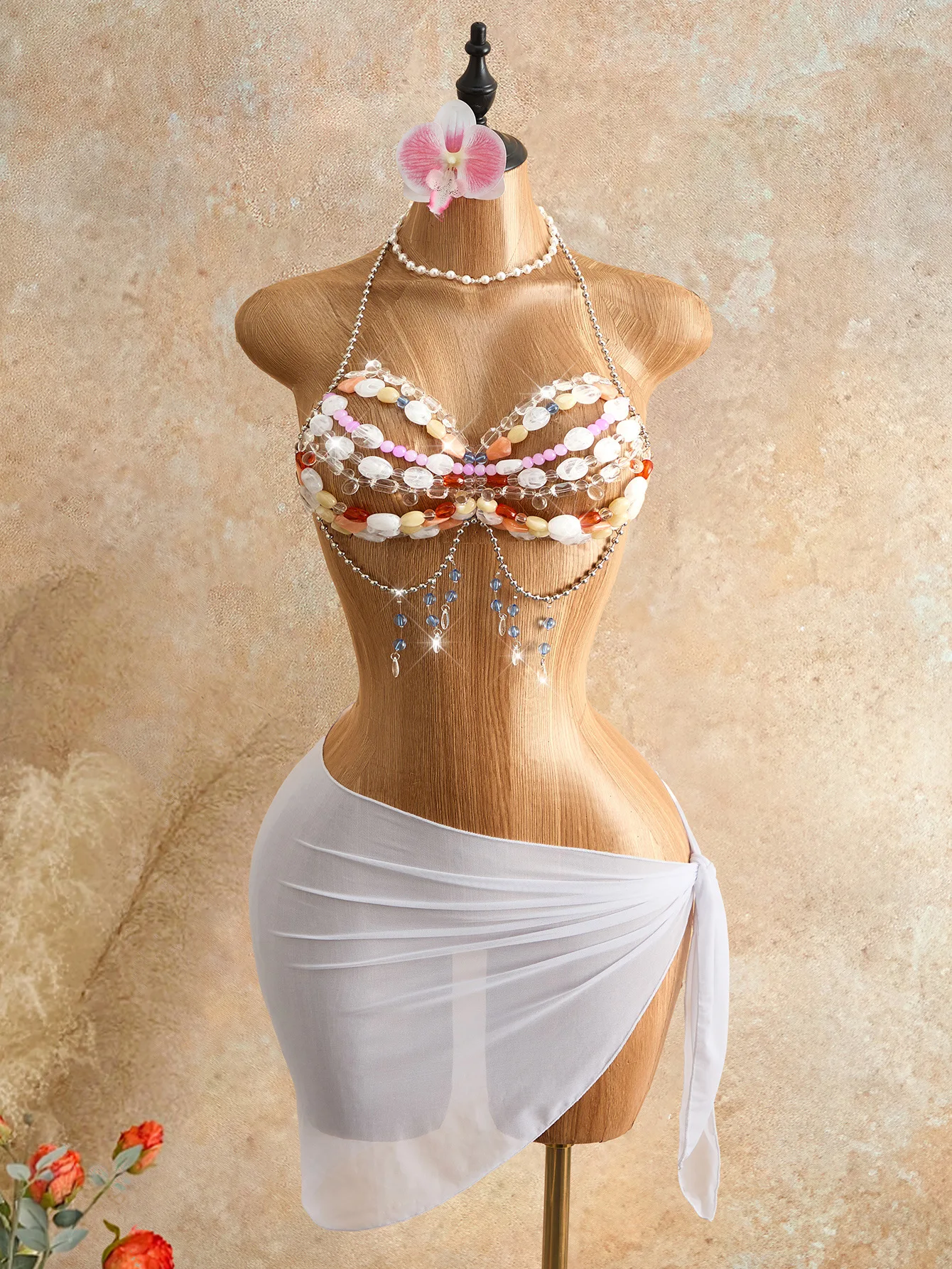 Hot Selling Sexy Hot Girl Body Chain Fashionable Backless Hanging Neck Gemstone Patchwork Vest Nightclub Party Metal Chain Top
Hot Selling Sexy Hot Girl Body Chain Fashionable Backless Hanging Neck Gemstone Patchwork Vest Nightclub Party Metal Chain Top