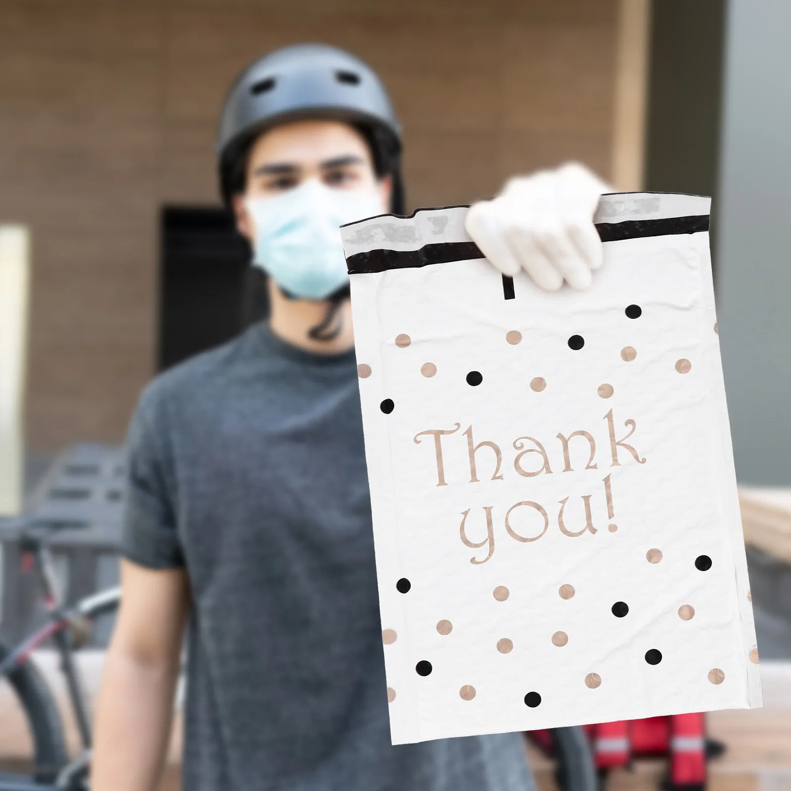 25Pcs Heavy-Duty Waterproof Bubble Mailers Padded Envelopes for Express Shipping Rainproof Strong Adhesive Cushioning Protection
25Pcs Heavy-Duty Waterproof Bubble Mailers Padded Envelopes for Express Shipping Rainproof Strong Adhesive Cushioning Protection