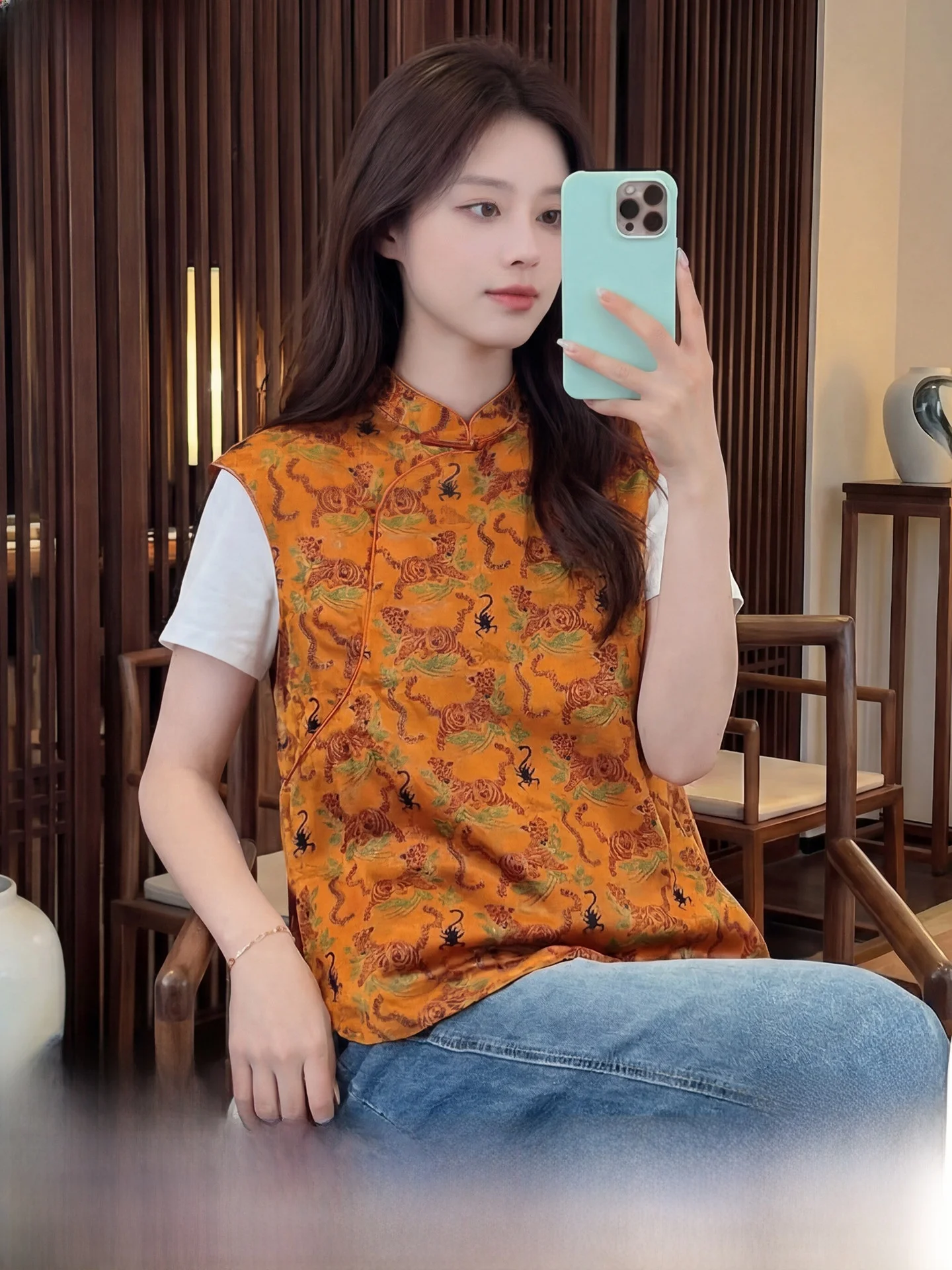 New Chinese Style Reformed Silk Shirt Women's National Style Silk Shirt High End Breathable Short Sleeve
New Chinese Style Reformed Silk Shirt Women's National Style Silk Shirt High End Breathable Short Sleeve
