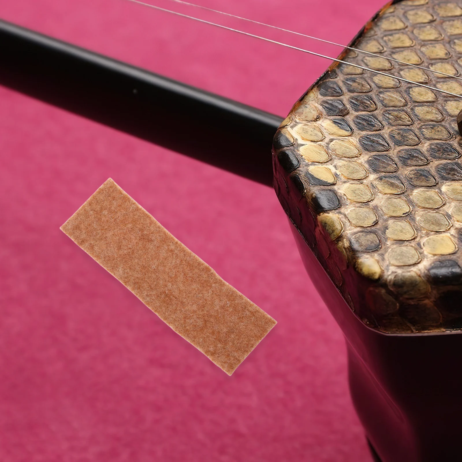 3Pcs Erhu Mute Accessories Wool Felt Tone Control Pads for Clear Music Practice Recording Studios Erhu Mute Accessories
3Pcs Erhu Mute Accessories Wool Felt Tone Control Pads for Clear Music Practice Recording Studios Erhu Mute Accessories