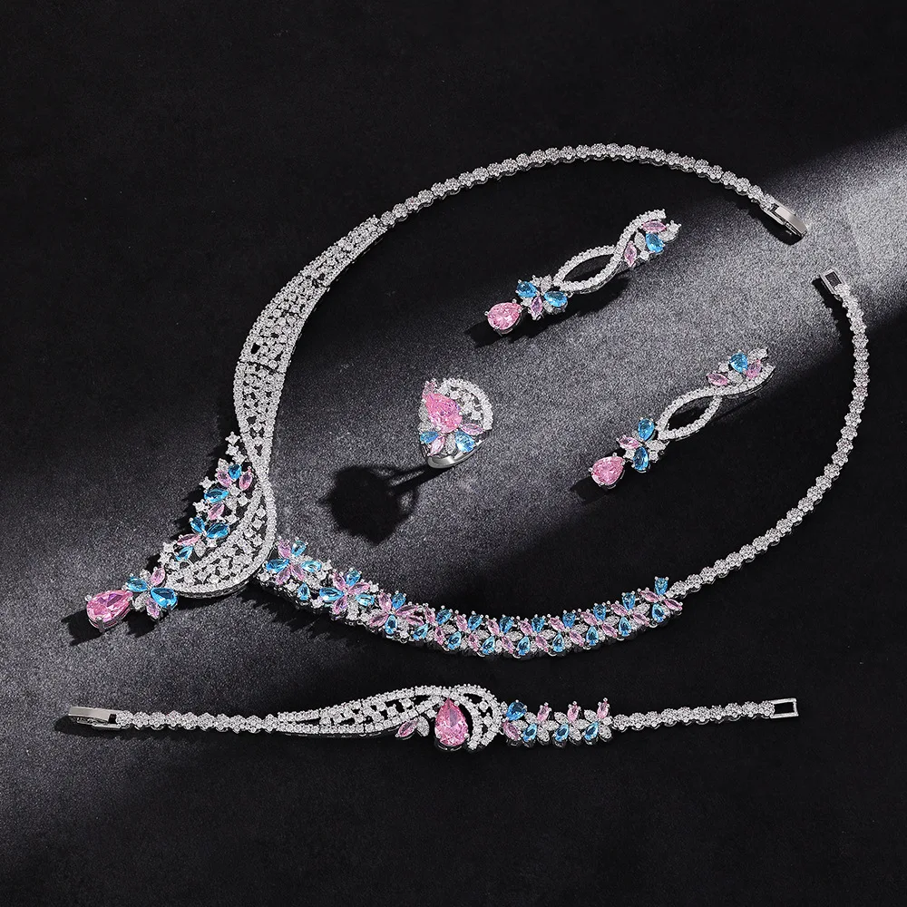 New minimalist yet luxurious bride-style necklace and earrings set for formal wedding dress accessories
New minimalist yet luxurious bride-style necklace and earrings set for formal wedding dress accessories
