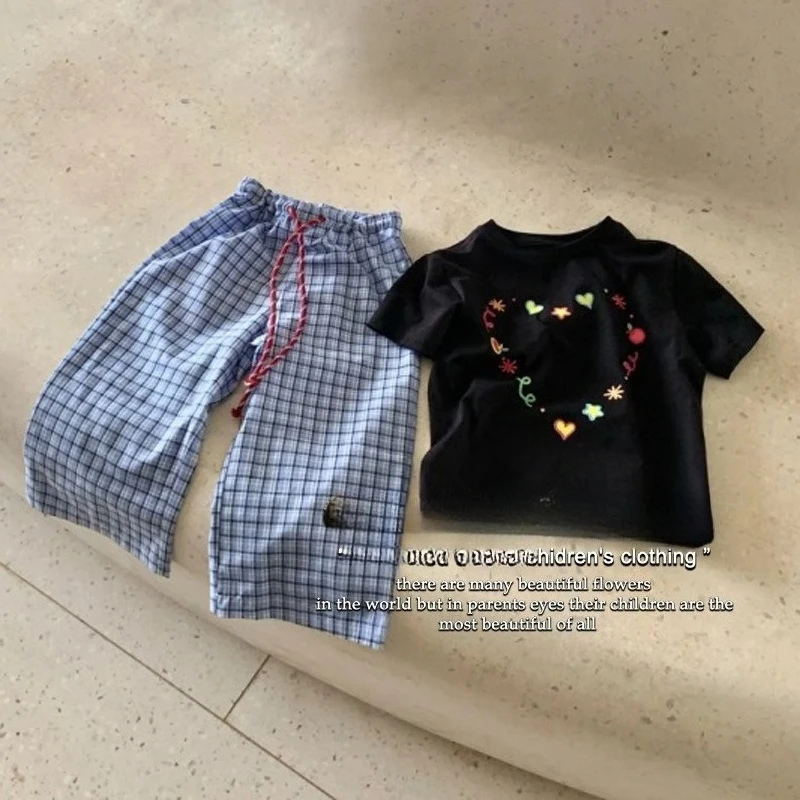 Girl's suit 2025 summer little girl fashionable fashionable net red fried street short-sleeved t-shirt trousers two-piece set
Girl's suit 2025 summer little girl fashionable fashionable net red fried street short-sleeved t-shirt trousers two-piece set