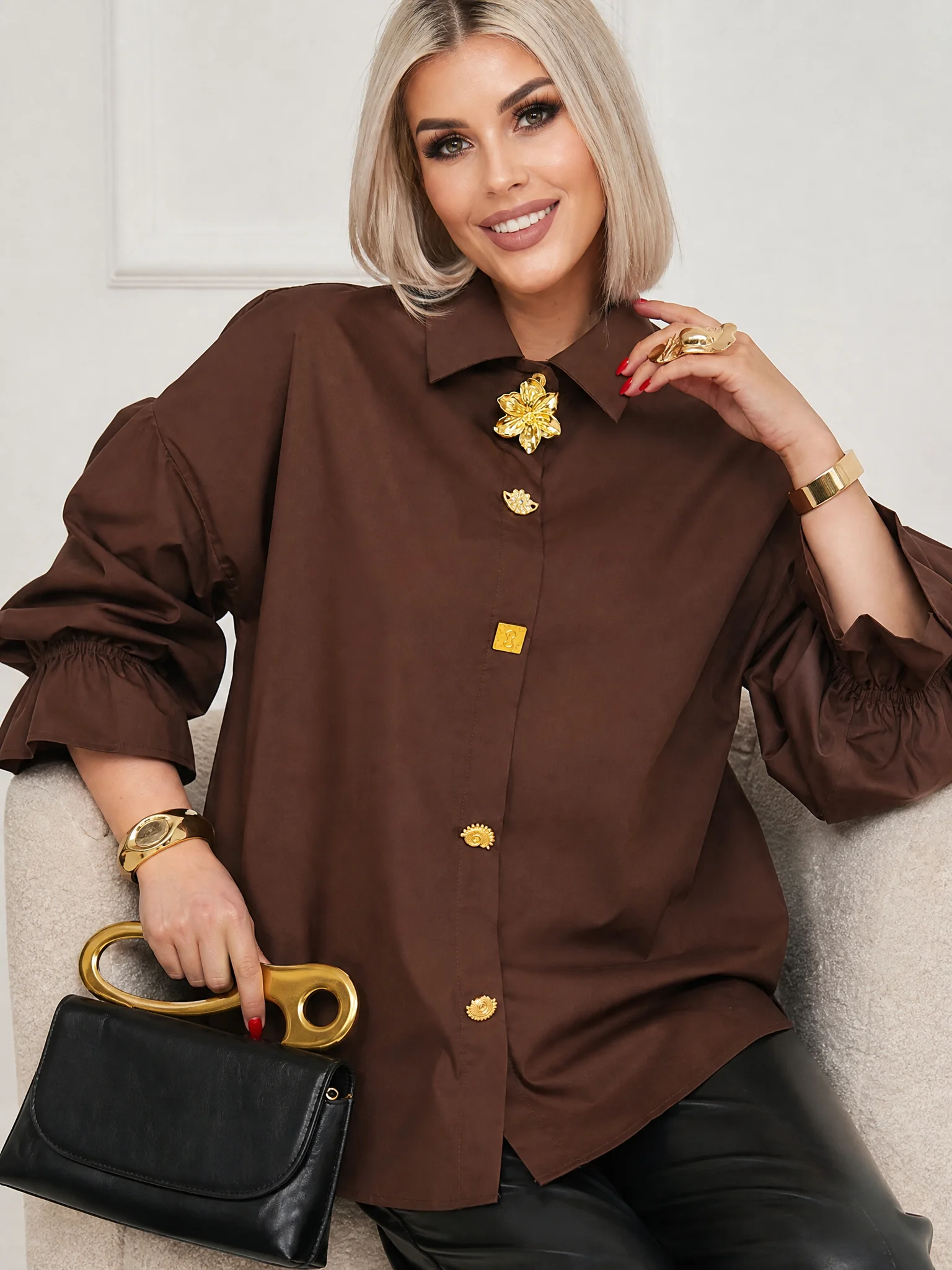 KT 2026 Women's Oversized Brown Shirt, Point Collar Puff Cuff 3/4 Sleeve Unique Shaped Gold Button Loose Side Split Casual Blou
KT 2026 Women's Oversized Brown Shirt, Point Collar Puff Cuff 3/4 Sleeve Unique Shaped Gold Button Loose Side Split Casual Blou