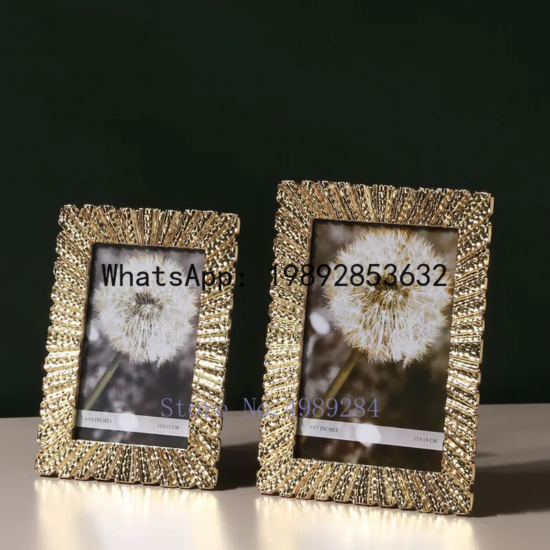 Metal Golden Photo Frame Retro Handmade Photo Storage Display Home Living Room Bedroom Photoframe Decoration Wedding Family
Metal Golden Photo Frame Retro Handmade Photo Storage Display Home Living Room Bedroom Photoframe Decoration Wedding Family