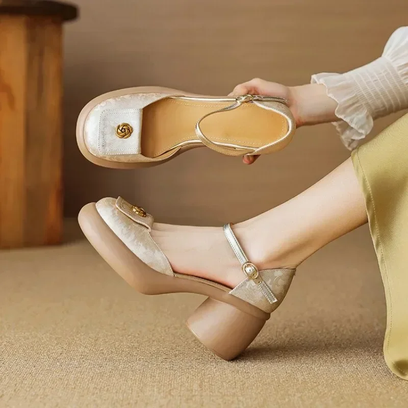 Fashionable Slimming Chinese Style Round Head Shoe Soft Leather Upper Single Strap Thick Sole Cruelty Free Summer Flat Sandals
Fashionable Slimming Chinese Style Round Head Shoe Soft Leather Upper Single Strap Thick Sole Cruelty Free Summer Flat Sandals
