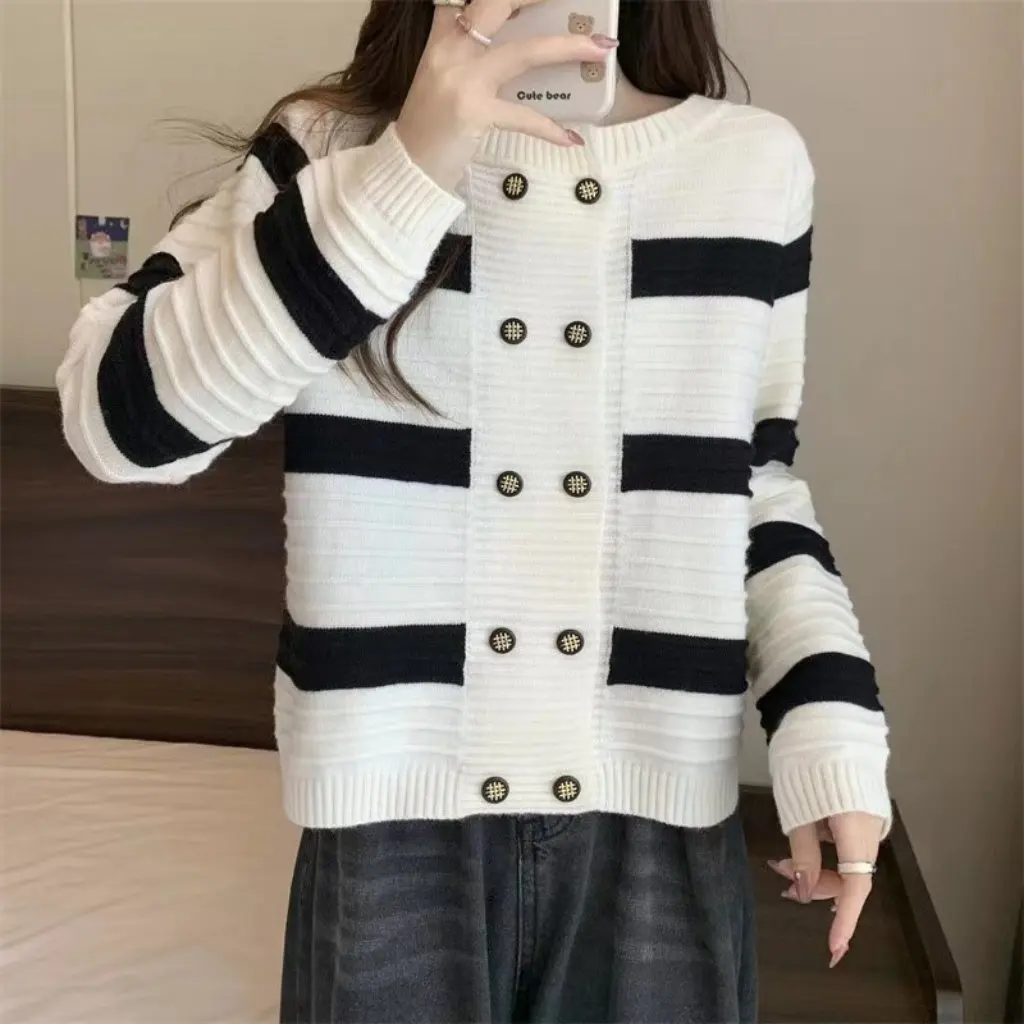 Women's French Contrast Stripes Long-Sleeved Knitted Cardigan Slim Fit Versatile Sweater Autumn New Design
Women's French Contrast Stripes Long-Sleeved Knitted Cardigan Slim Fit Versatile Sweater Autumn New Design