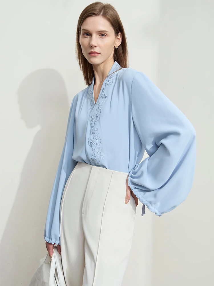 Шифоновая женская блузка Amii, новинка осени 2021, топ с v-образным вырезом и вышивкой букв, элегантная свободная женская рубашка с рукавами-фонариками 12421028
Шифоновая женская блузка Amii, новинка осени 2021, топ с v-образным вырезом и вышивкой букв, элегантная свободная женская рубашка с рукавами-фонариками 12421028