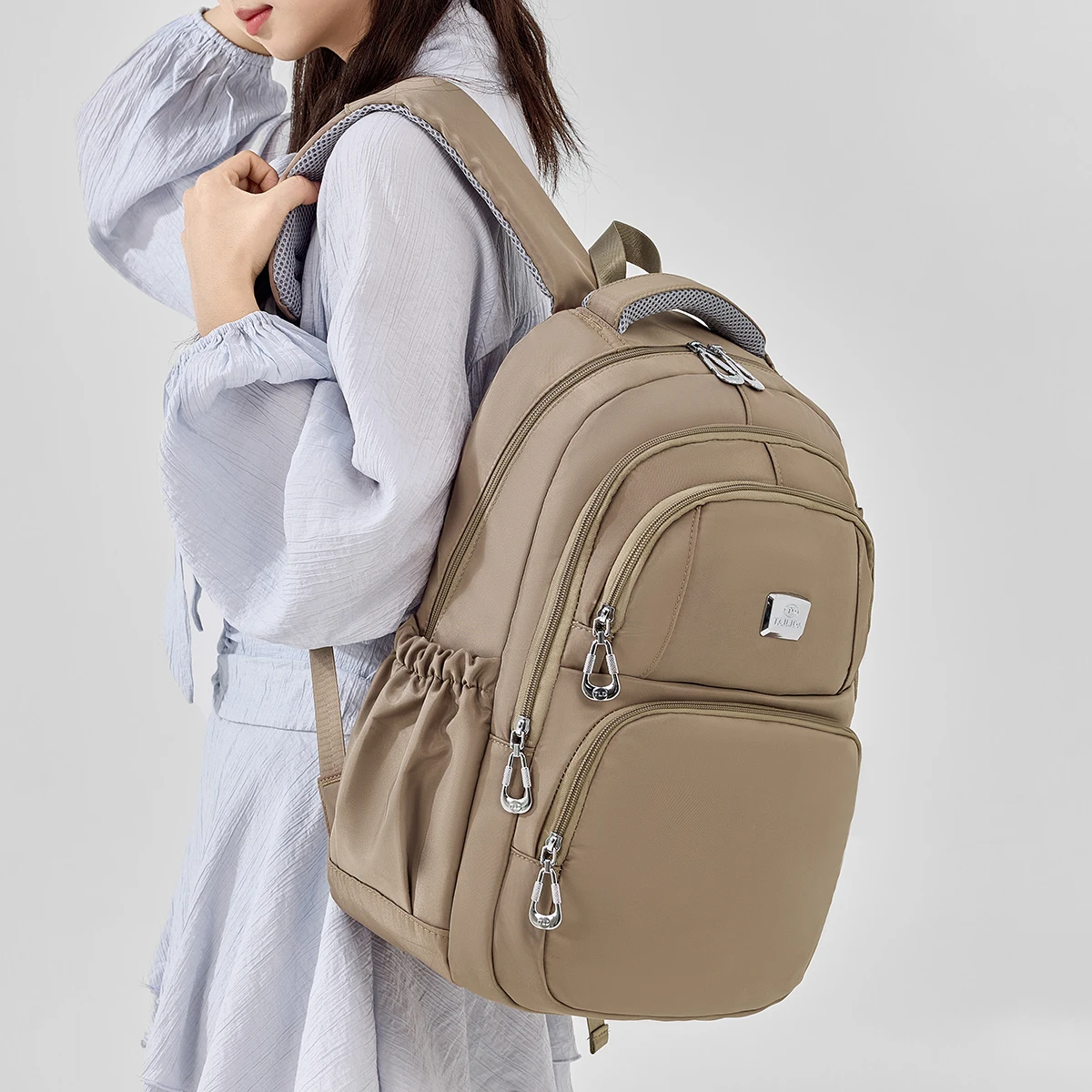Backpack for Women, Lightweight New Style for Travel, Commuter, College Student Bag, Computer Bag, Large Capacity Travel Backpack, Men's Model, Weight-Reducing and Spine-Protecting
Backpack for Women, Lightweight New Style for Travel, Commuter, College Student Bag, Computer Bag, Large Capacity Travel Backpack, Men's Model, Weight-Reducing and Spine-Protecting