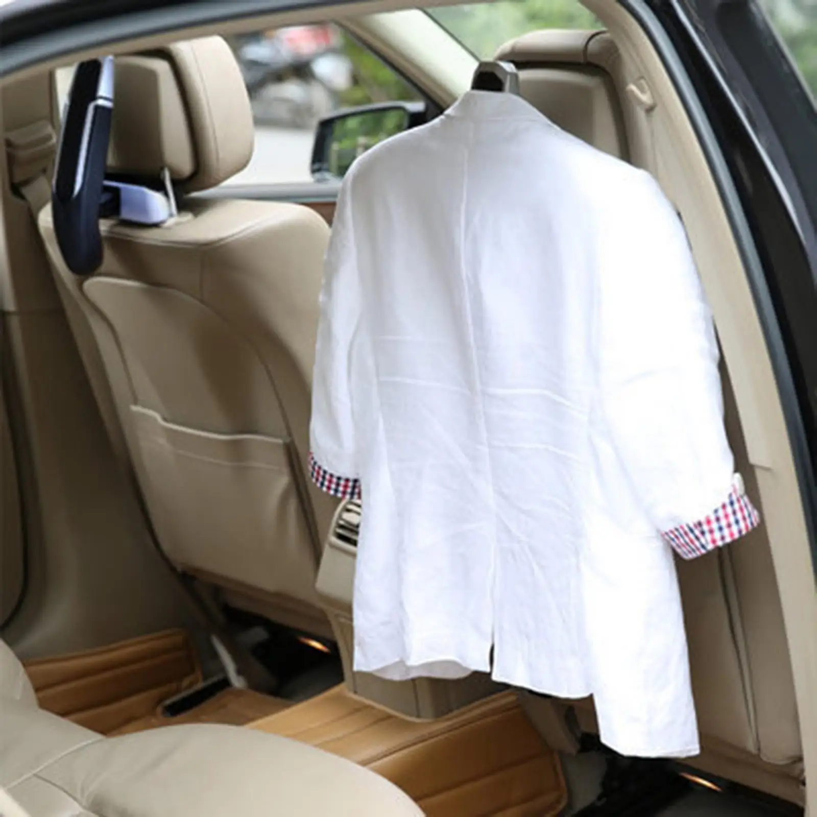 Automotive Rear Seat Coat Hanger Foldable Clothes Rack for Vehicle Travel Convenience
Automotive Rear Seat Coat Hanger Foldable Clothes Rack for Vehicle Travel Convenience