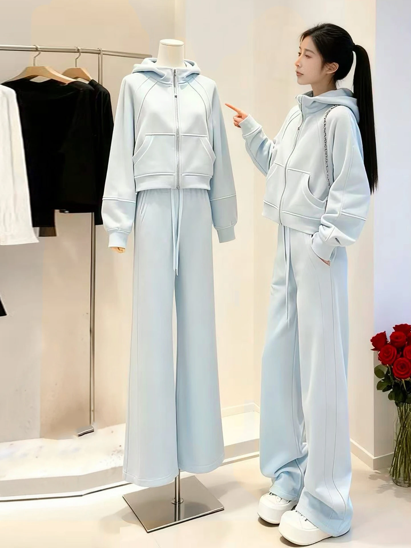 Blue Fleece Lined Wide Leg Pants And Hoodie Sports Set Women's Casual Sportswear Two Piece Suit Comfortable Winter Outfit
Blue Fleece Lined Wide Leg Pants And Hoodie Sports Set Women's Casual Sportswear Two Piece Suit Comfortable Winter Outfit
