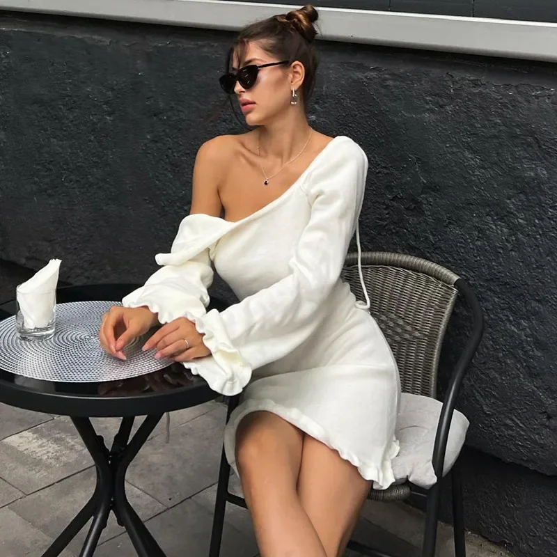 O-Neck Lace-Up Backless Mini Dresses Female Long Flare Sleeve Fashion Slim Fit Bandage Dress Summer Women Bohemian Robes Платье
O-Neck Lace-Up Backless Mini Dresses Female Long Flare Sleeve Fashion Slim Fit Bandage Dress Summer Women Bohemian Robes Платье