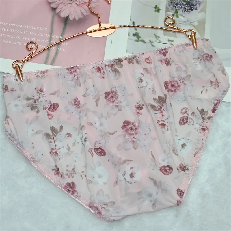 Man's Floral Graphics Briefs Cute Kawayi Sweet Live Show Dance Costumes
Man's Floral Graphics Briefs Cute Kawayi Sweet Live Show Dance Costumes