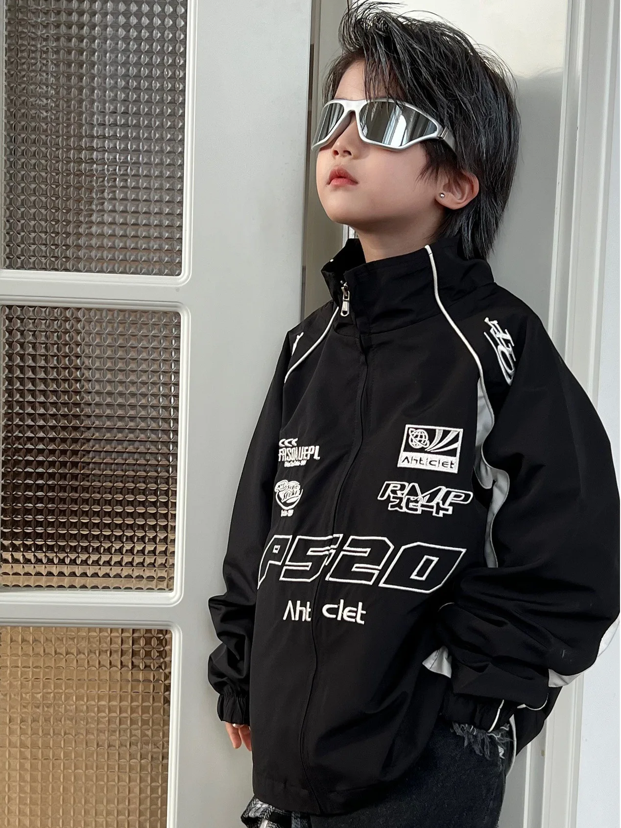 2025 Autumn Children's Coat Heavy duty Embroidered Boys' Racing Suit Baby Western Style Jacket Coat
2025 Autumn Children's Coat Heavy duty Embroidered Boys' Racing Suit Baby Western Style Jacket Coat