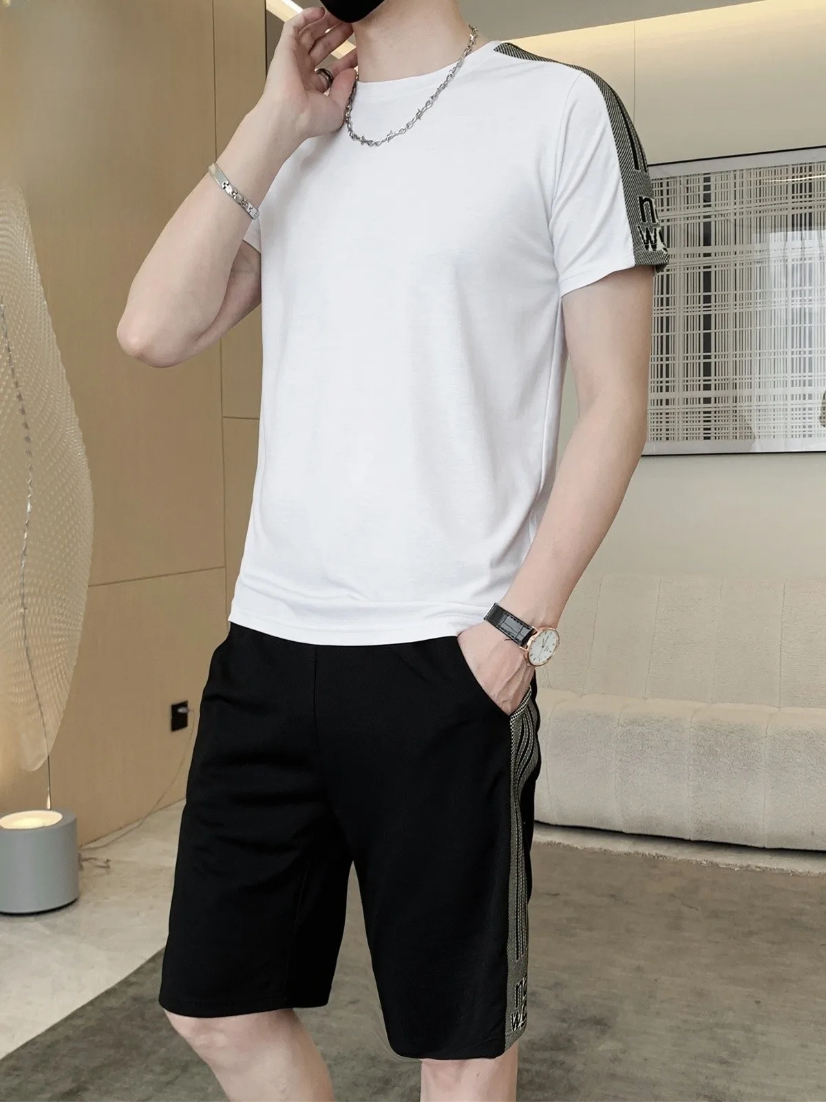 Men's Casual Spor ort Sve T-irt orts Set Summer 2025 Two-Piece Suite Sli Comfortable Breathable
Men's Casual Spor ort Sve T-irt orts Set Summer 2025 Two-Piece Suite Sli Comfortable Breathable