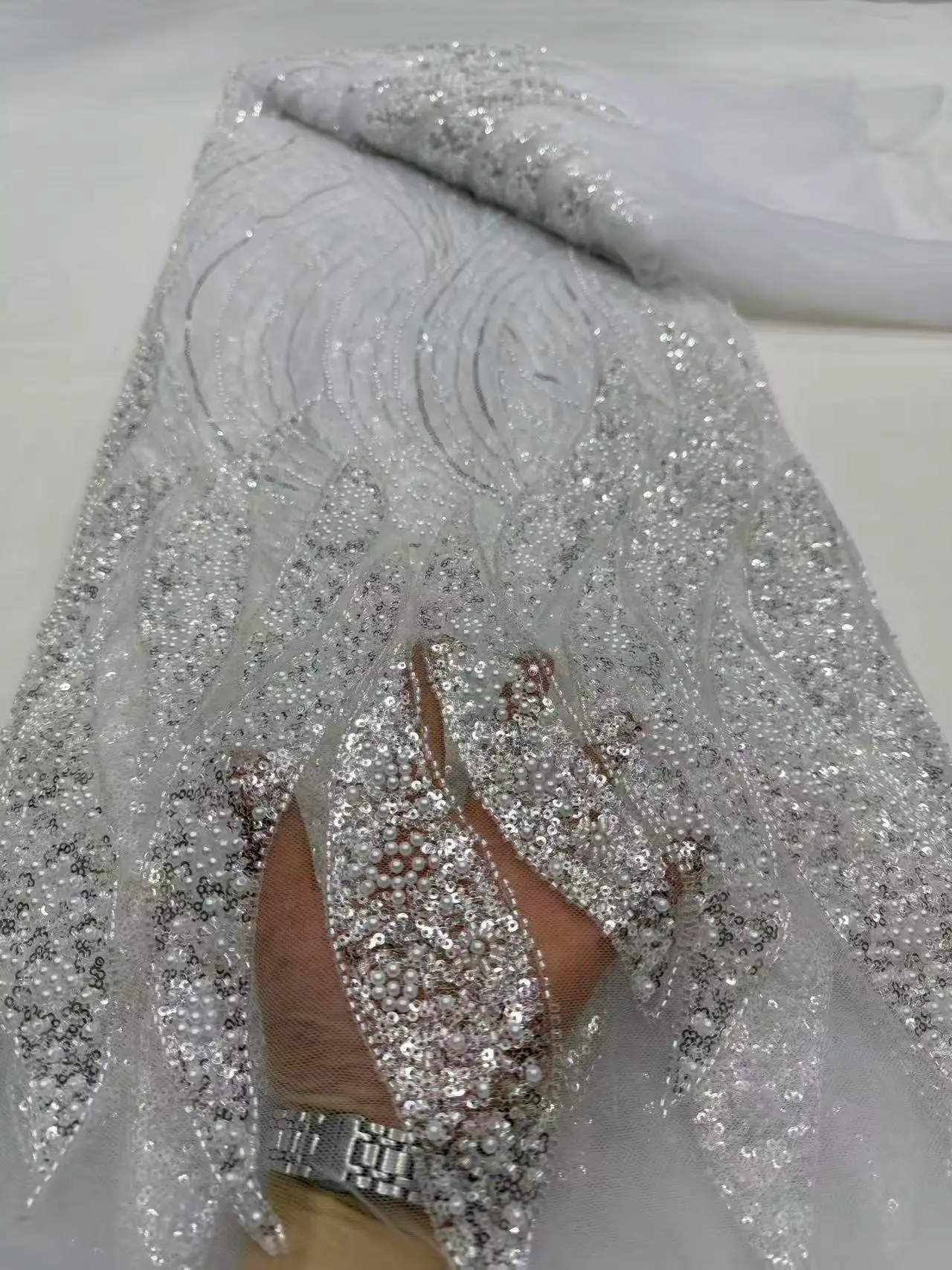 Fashion French Embroidery Beaded Tulle Lace Fabric High Quality African Nigerian Sequin Lace Fabric for Wedding Dress
Fashion French Embroidery Beaded Tulle Lace Fabric High Quality African Nigerian Sequin Lace Fabric for Wedding Dress