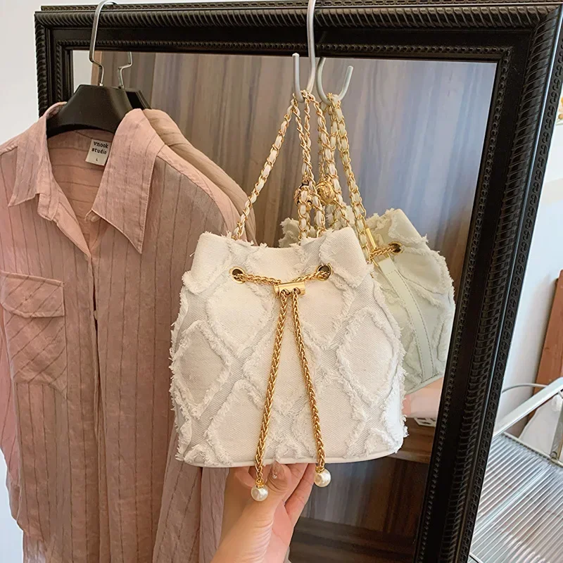 2025 New Textured Bucket Bag Women Drawstring Raw Edge Crossbody Shoulder Bag Minimalist Bestseller Hot Sale
2025 New Textured Bucket Bag Women Drawstring Raw Edge Crossbody Shoulder Bag Minimalist Bestseller Hot Sale
