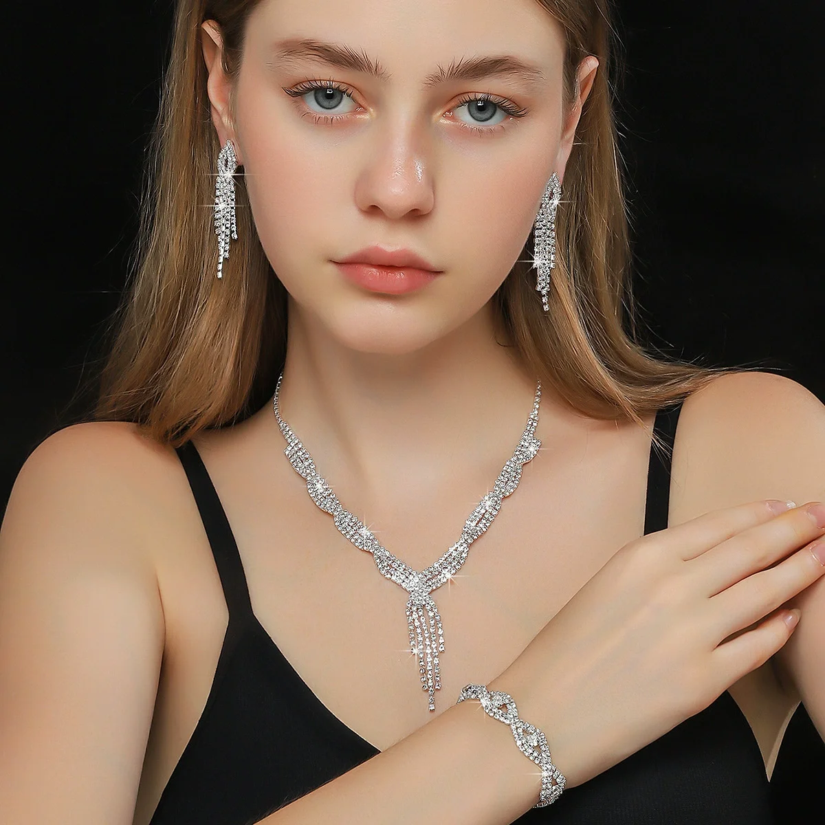 Jewelry set - bracelet, rhinestone, wedding necklace, earrings, accessories for banquets, evening gowns' accessories
Jewelry set - bracelet, rhinestone, wedding necklace, earrings, accessories for banquets, evening gowns' accessories
