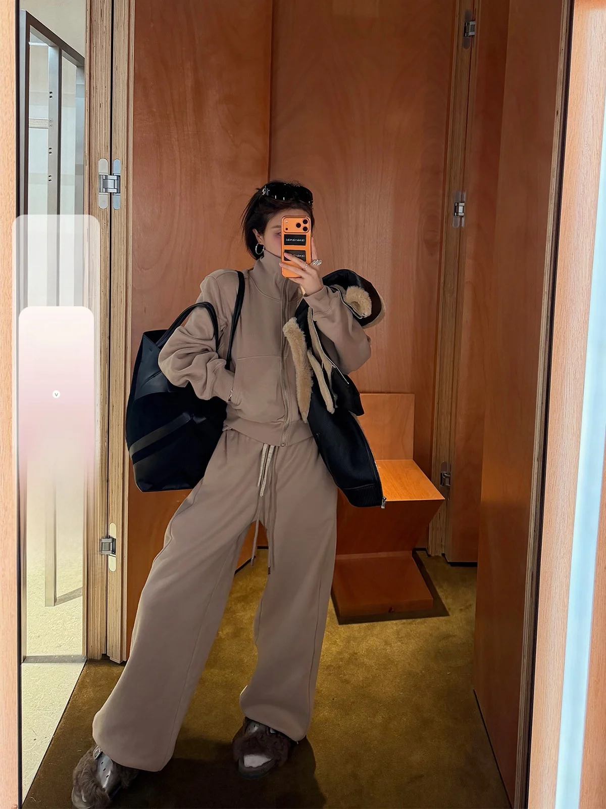 IUIU AJing Home Loose Feel Set Women's Spring Stand Collar Casual Sweatirt Loose Wide Leg Sweatpants Two Piece Set
IUIU AJing Home Loose Feel Set Women's Spring Stand Collar Casual Sweatirt Loose Wide Leg Sweatpants Two Piece Set