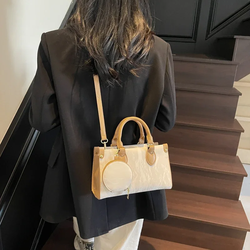 Minimalist Fashion Diaper Bag For Women Elegant Crossbody Bag Luxury Designer Tote Vintage Leather Stylish Mother Bag
Minimalist Fashion Diaper Bag For Women Elegant Crossbody Bag Luxury Designer Tote Vintage Leather Stylish Mother Bag