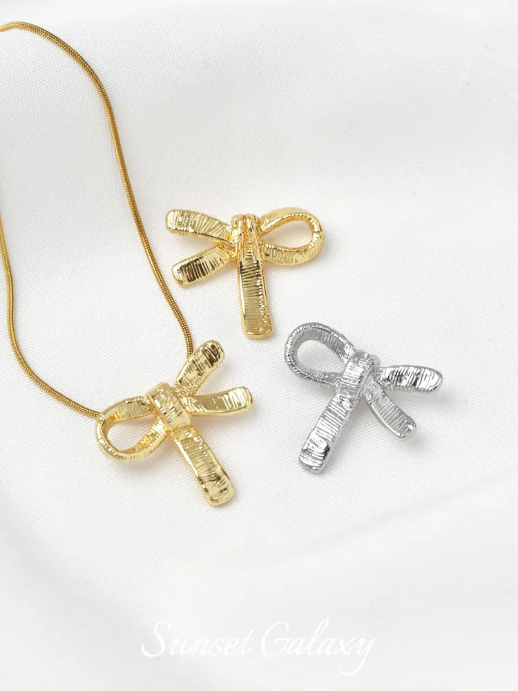 18k Gold-plated Gold-plated Bow Pendant Pendant Handmade DIY String Bracelet Necklace Jewelry Accessories
18k Gold-plated Gold-plated Bow Pendant Pendant Handmade DIY String Bracelet Necklace Jewelry Accessories