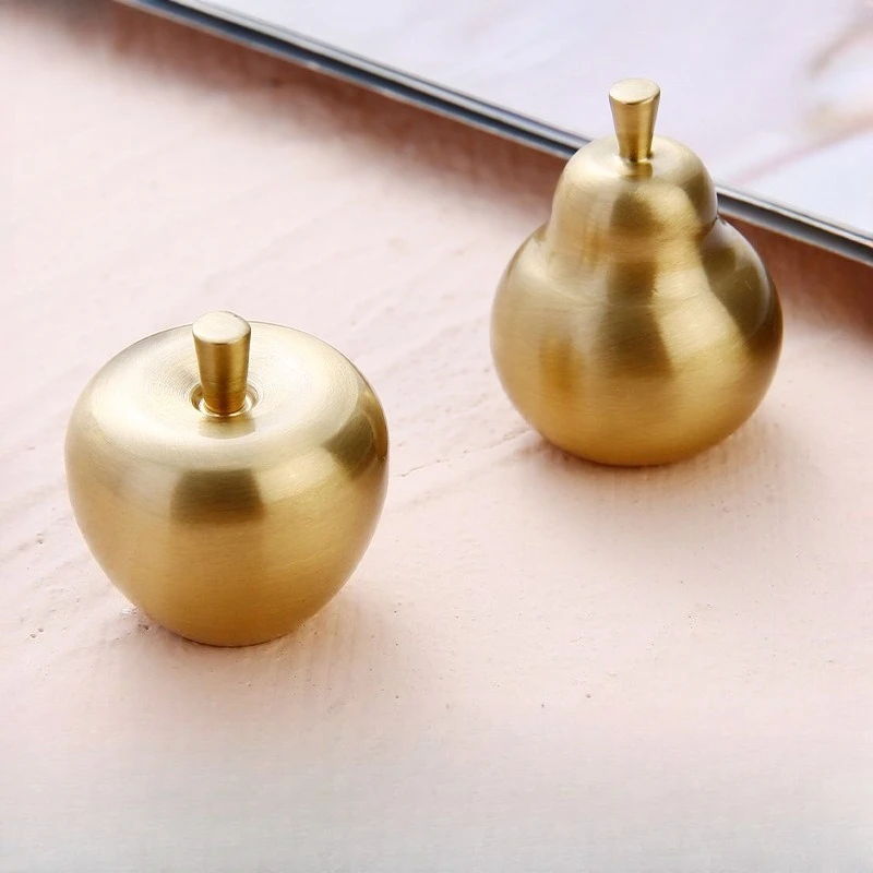 Modern simple brass drawer handle cabinet light luxury furniture hardware accessories children's cabinet door handles
Modern simple brass drawer handle cabinet light luxury furniture hardware accessories children's cabinet door handles