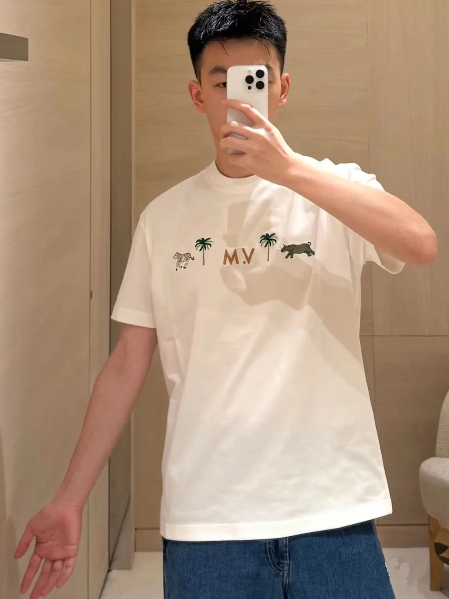 Summer 2026 Trendy Zebra Rhinoceros Letter Embroidery ort Sve ex Casual Pure Cotton T-irt Breathable round Ne Top
Summer 2026 Trendy Zebra Rhinoceros Letter Embroidery ort Sve ex Casual Pure Cotton T-irt Breathable round Ne Top