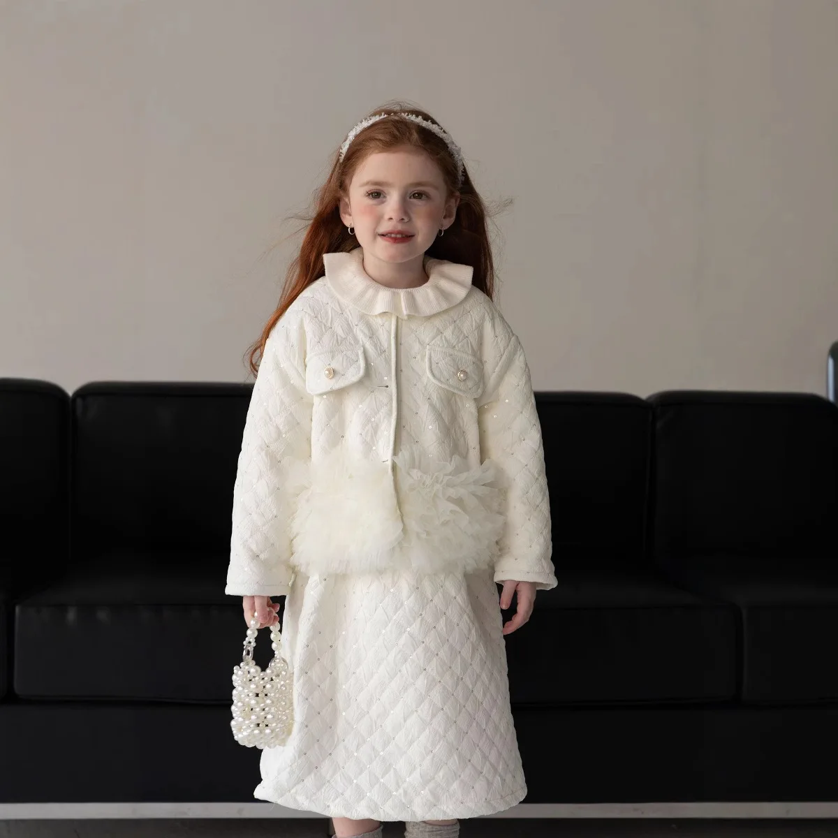 Girls Suits 2024 Autumn and Winter New Foreign Air Plus Fleece Thickened Baby Children Dress Patchwork Yarn Coat Half Skirt Set
Girls Suits 2024 Autumn and Winter New Foreign Air Plus Fleece Thickened Baby Children Dress Patchwork Yarn Coat Half Skirt Set