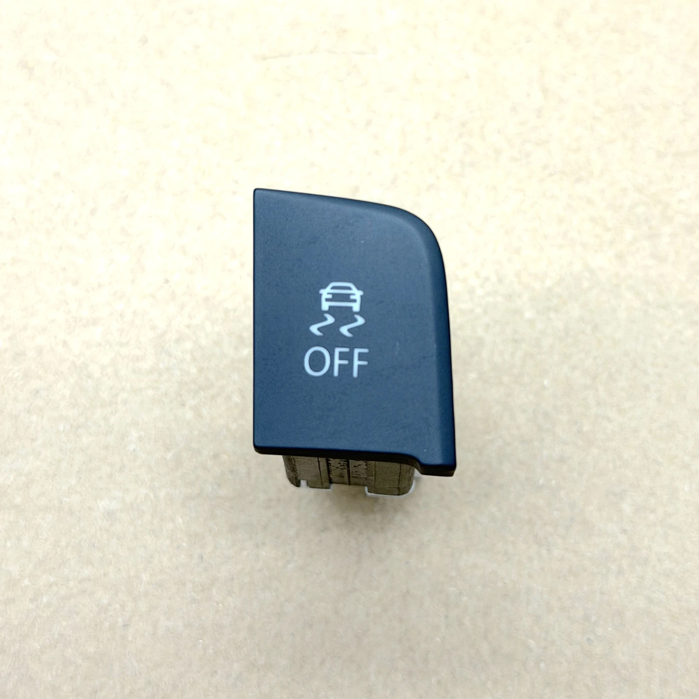 Suitable for Passat B7 anti slip ESP switch, driving off button, power switch 56D 927 117 A 56D 927117 A
Suitable for Passat B7 anti slip ESP switch, driving off button, power switch 56D 927 117 A 56D 927117 A