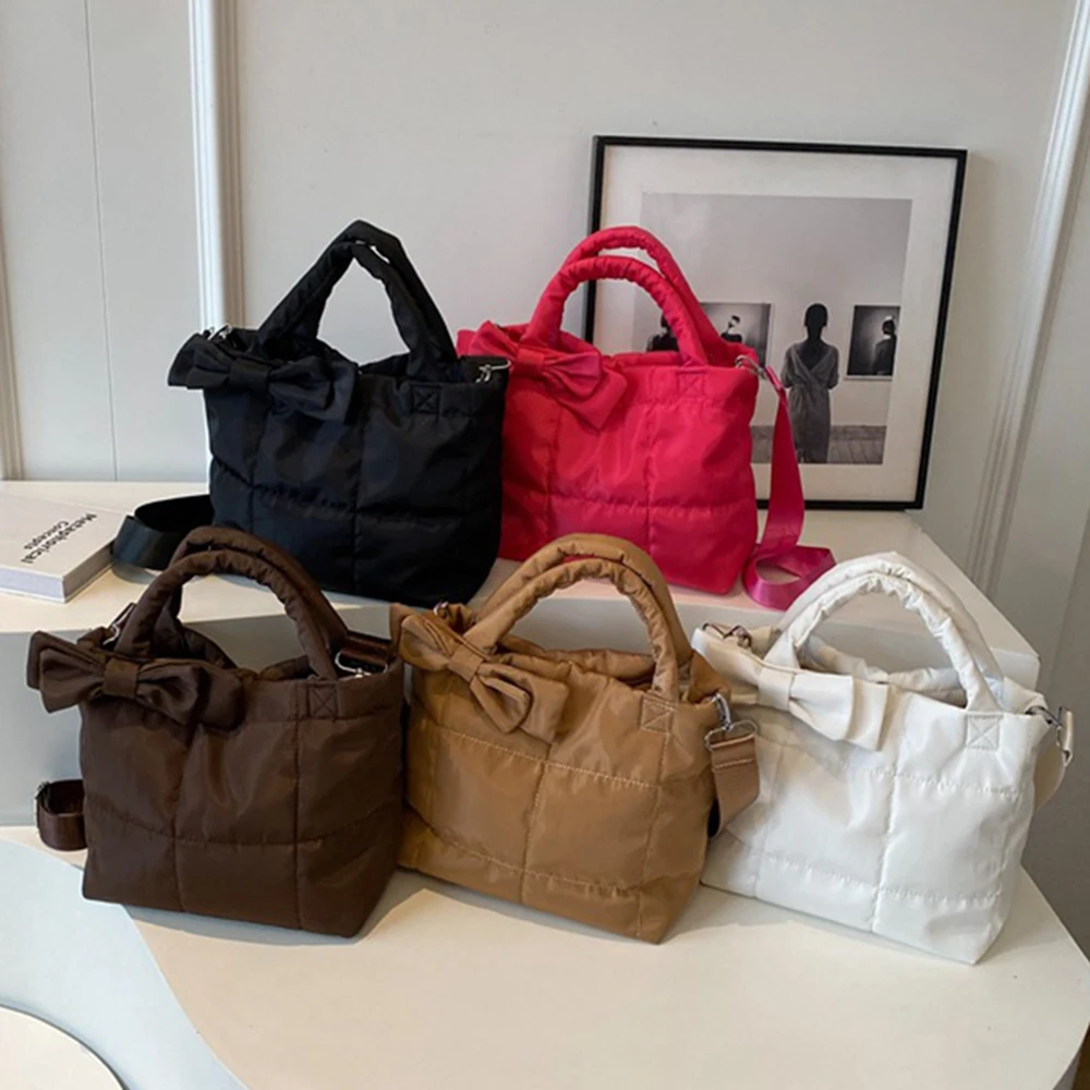 Bow Handheld Tote Bag Solid Color Commuter Large Capacity Bag Autumn Winter 2025 New Women handbag Fashion Retro Shoulder Bag
Bow Handheld Tote Bag Solid Color Commuter Large Capacity Bag Autumn Winter 2025 New Women handbag Fashion Retro Shoulder Bag