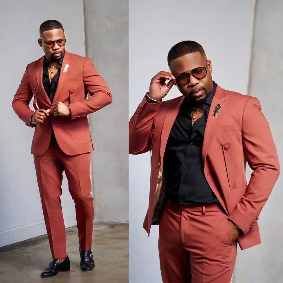 Elegant Men Suits 2 Pieces Blazer Pants Single Breasted Peaked Lapel Business Formal Wedding Tuxedos Customized Ropa Hombre
Elegant Men Suits 2 Pieces Blazer Pants Single Breasted Peaked Lapel Business Formal Wedding Tuxedos Customized Ropa Hombre