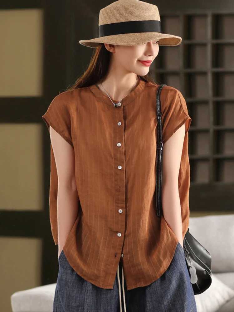 Летний топ в стиле ретро с полосками, 100% лён, тонкий, с воротником-стойкой, свободного кроя, стандартной длины, для повседневной носки.
Летний топ в стиле ретро с полосками, 100% лён, тонкий, с воротником-стойкой, свободного кроя, стандартной длины, для повседневной носки.